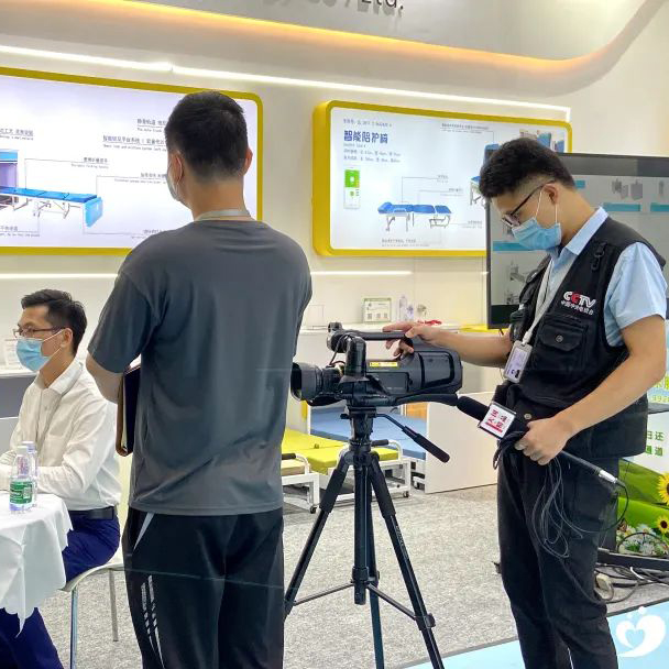 爱陪医院共享陪护床头柜高颜值高标准,提升医院病房环境